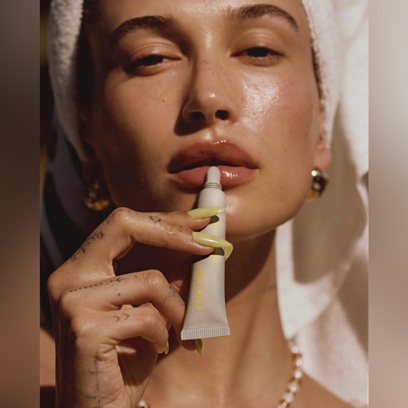 SOLD OUT Rhode Passionfruit Peptide Lip Treatment ~NEW~💯 % Authentic LTD EDITION - Picture 2 of 8